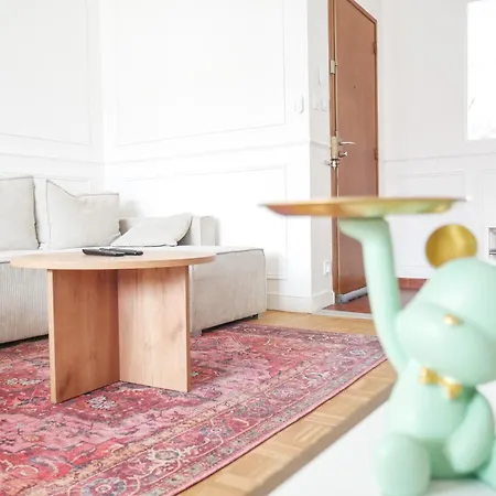 Spacieux Appartement,3 Lits, Coeur Avec Parking Gratuit Apartment *