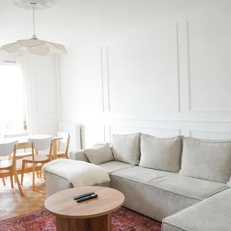 Apartment Spacieux Appartement,3 Lits, Coeur Avec Parking Gratuit *