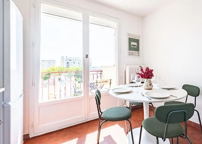 Loft Lumineux Avec Netflix & Parking Prive, Proche Centre * Dijon