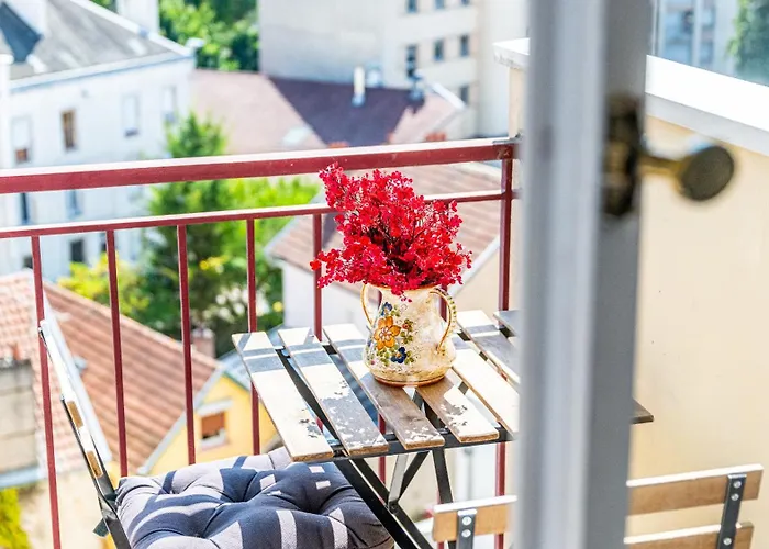 Loft Lumineux Avec Netflix & Parking Prive, Proche Centre